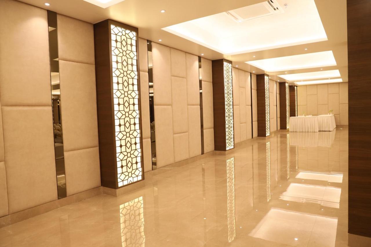Sarovar Portico Rivera Ahmedabad Exteriör bild