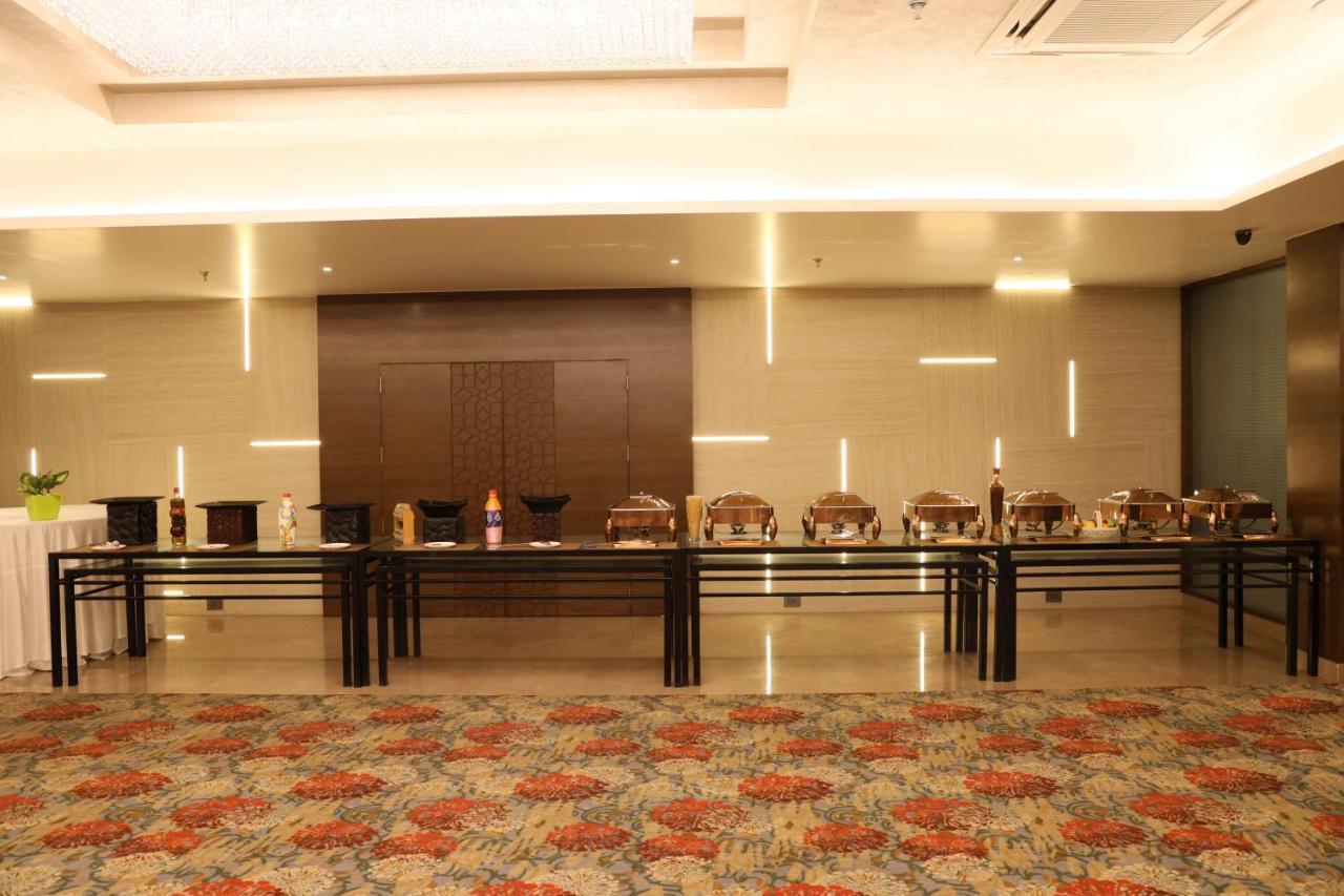 Sarovar Portico Rivera Ahmedabad Exteriör bild