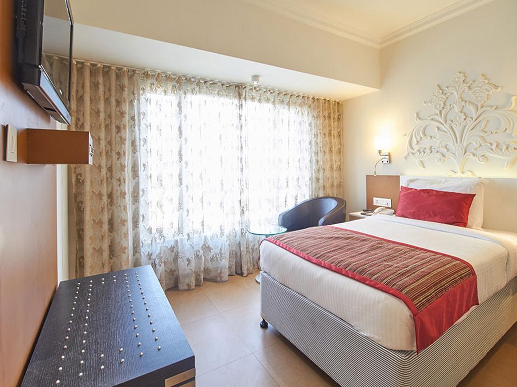 Sarovar Portico Rivera Ahmedabad Exteriör bild