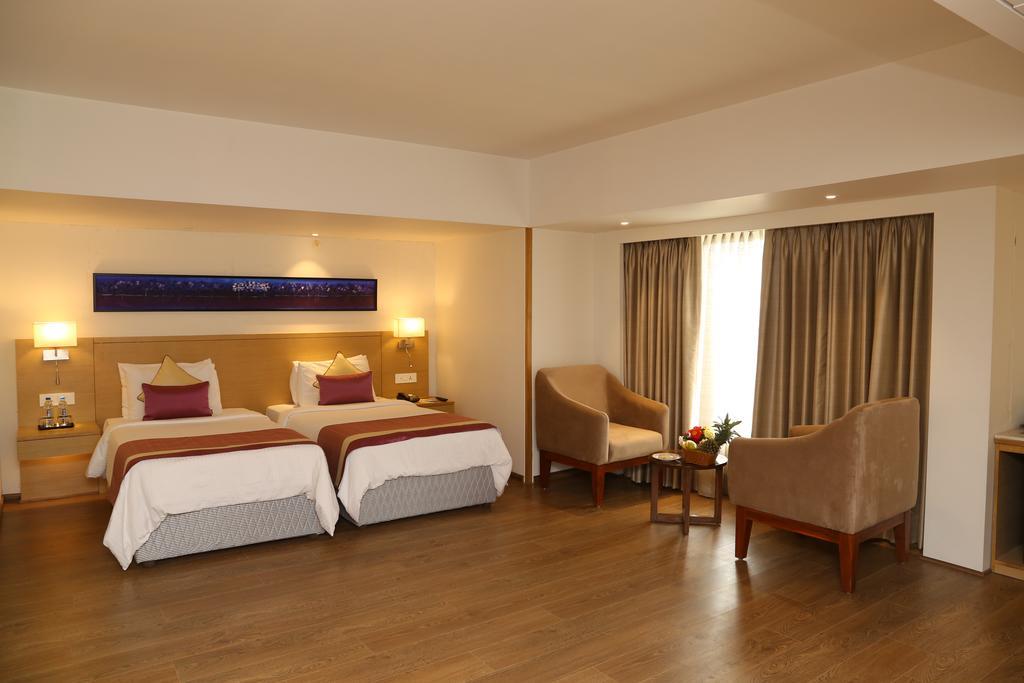 Sarovar Portico Rivera Ahmedabad Exteriör bild