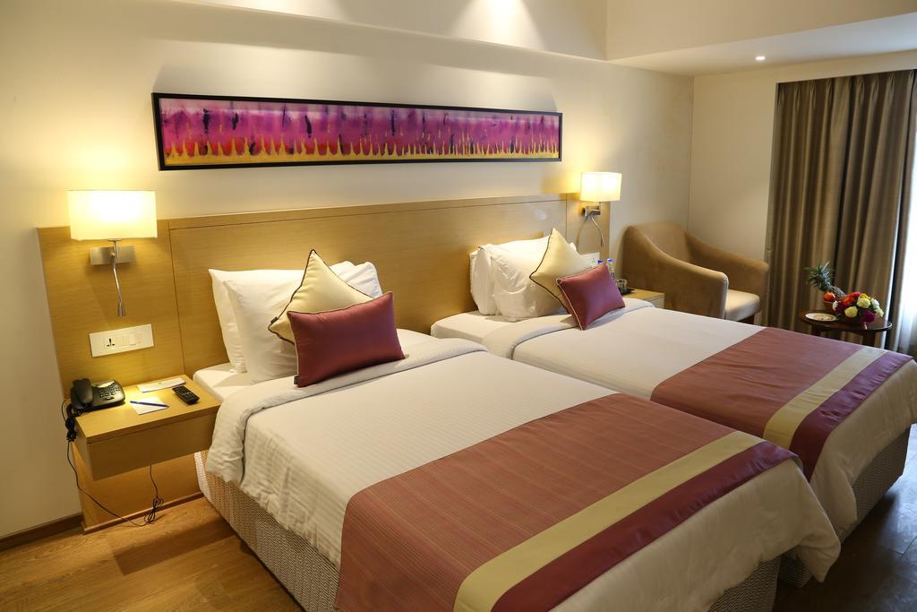 Sarovar Portico Rivera Ahmedabad Exteriör bild