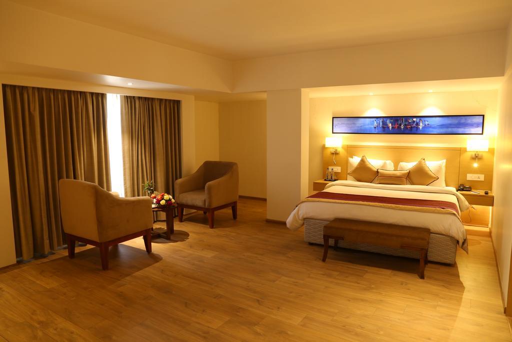 Sarovar Portico Rivera Ahmedabad Exteriör bild
