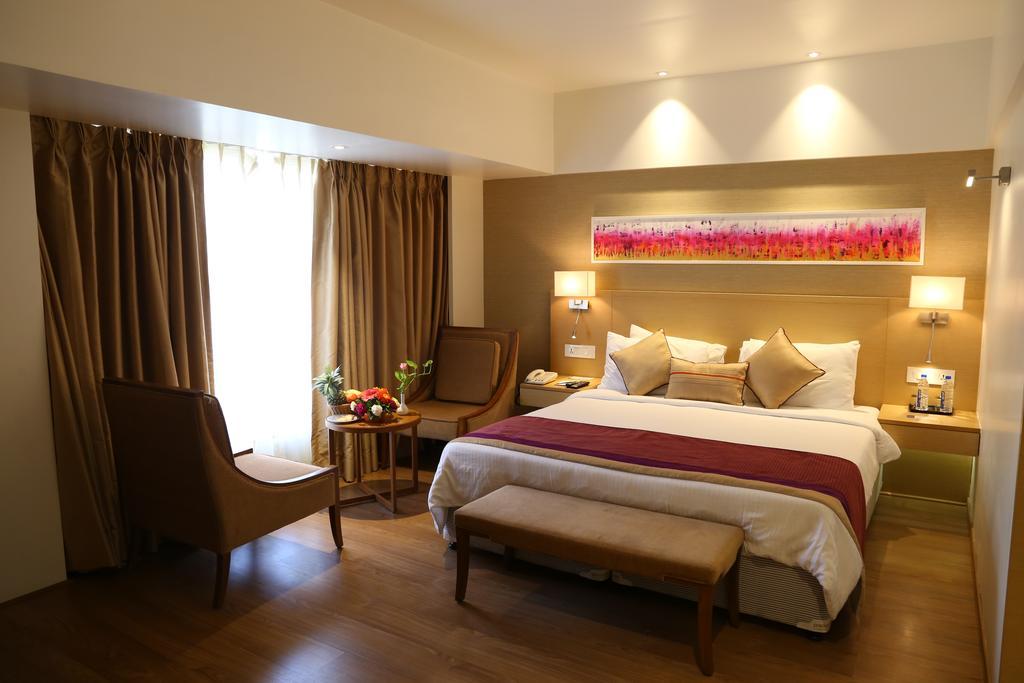 Sarovar Portico Rivera Ahmedabad Exteriör bild