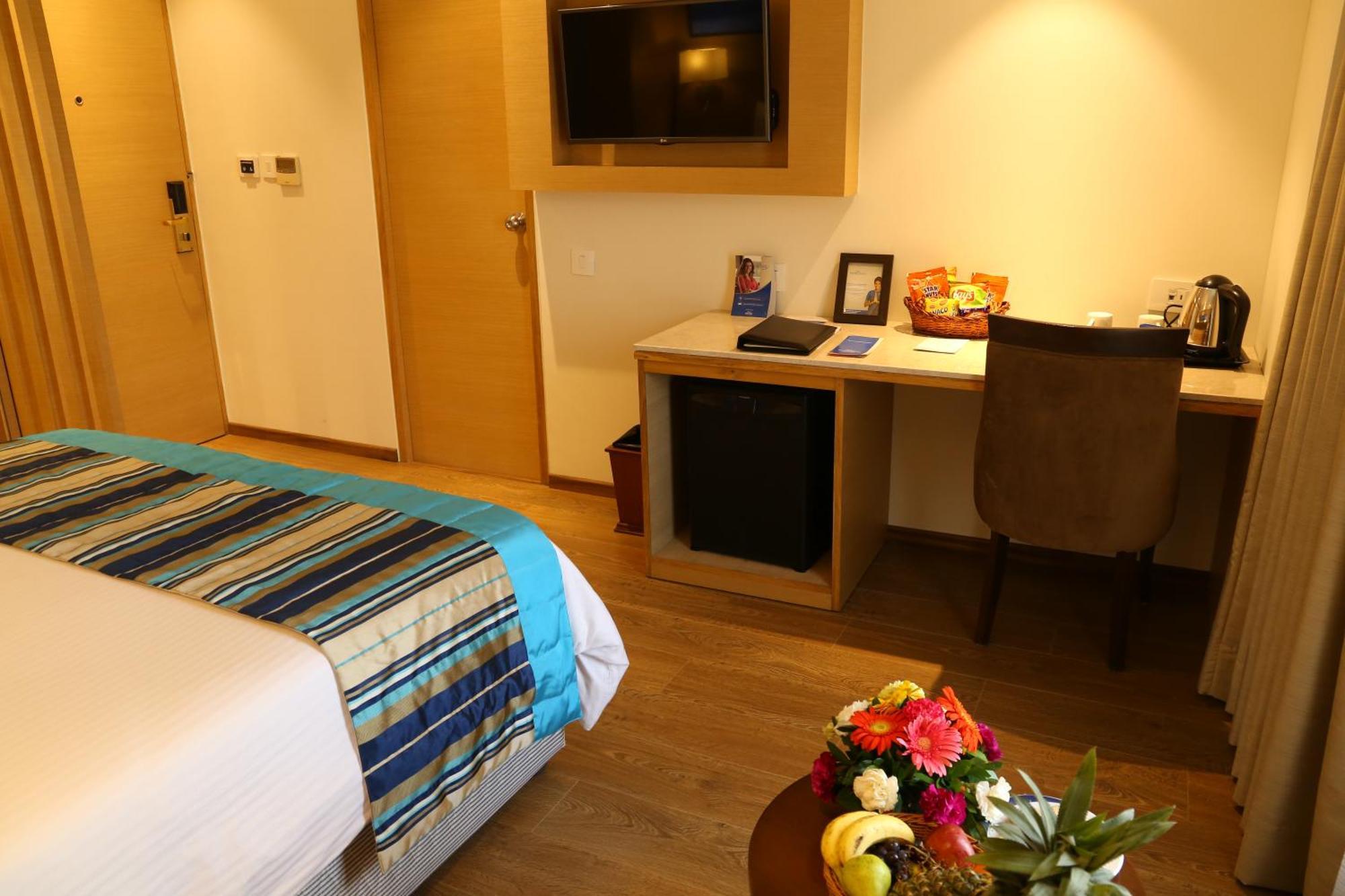 Sarovar Portico Rivera Ahmedabad Exteriör bild