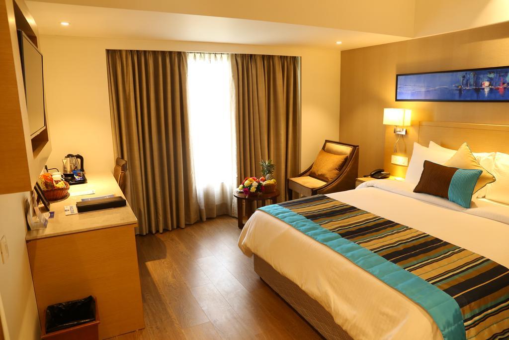 Sarovar Portico Rivera Ahmedabad Exteriör bild